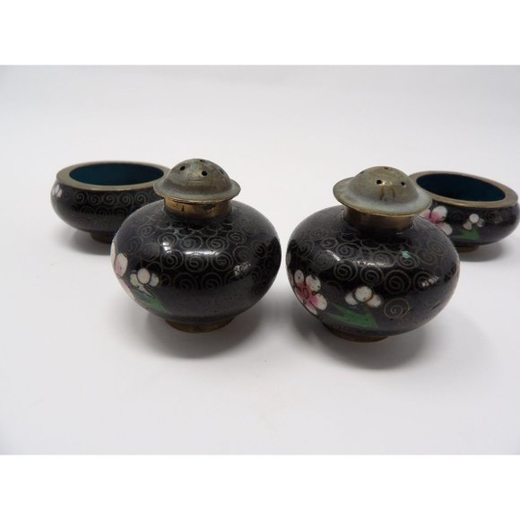Pair Vintage Salt Cellars & Pepper Shakers Black w White Enamel Painted Flowers - Picture 7 of 12